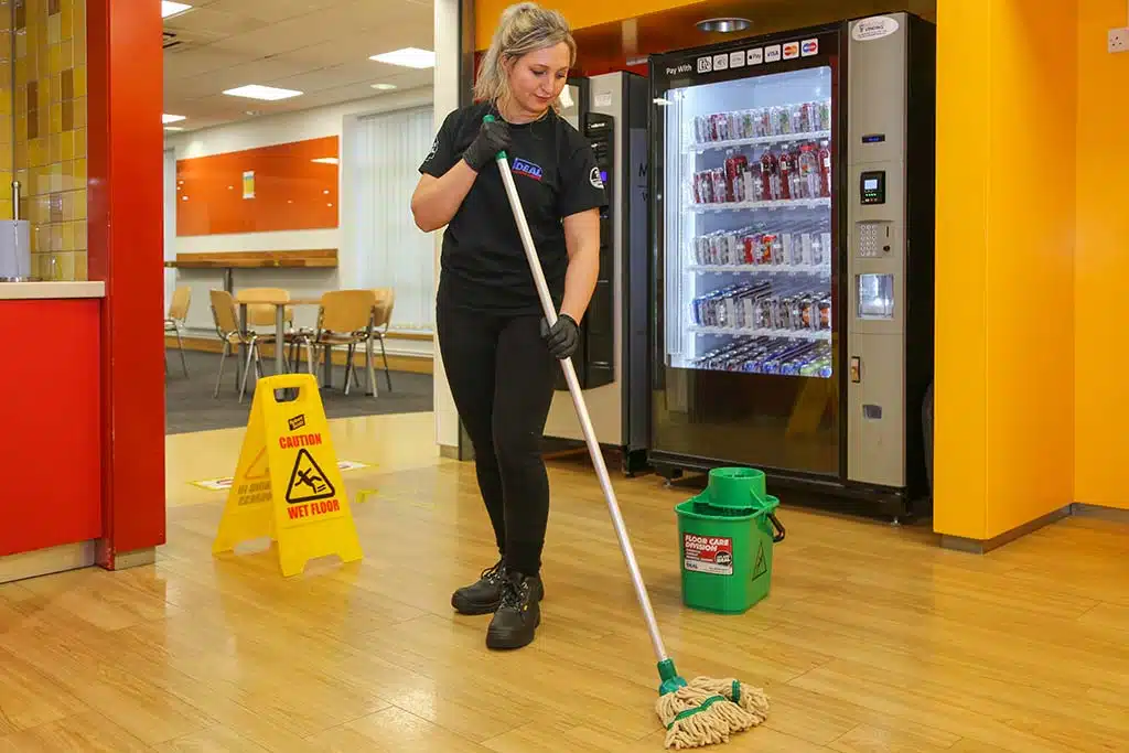 https://www.idealcleaningcentre.co.uk/wp-content/uploads/2022/08/ideal-cleaning-131.jpg.webp