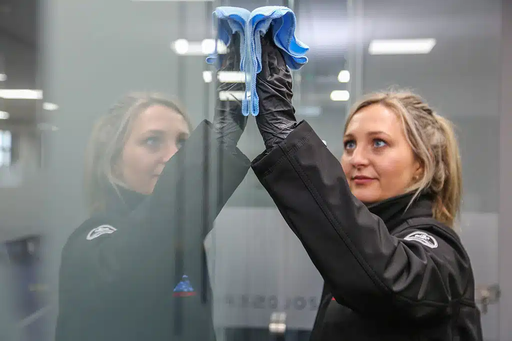 5 Key Features of a Quality Commercial Cleaning Service - Ideal ...